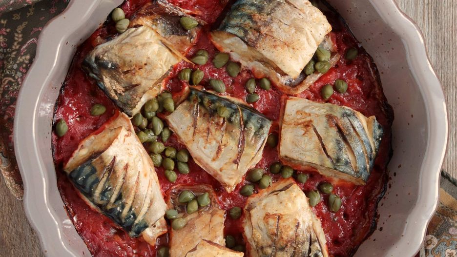 Pieczona makrela. Smakowity przepis na rybę