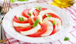 Mozzarella w kuchni - dlaczego warto i jak jeść ten ser?
