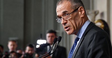 Włochy. Carlo Cottarelli z misją powołania rządu