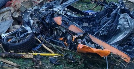 McLaren za 700 tys. zł wbił się w dom. Tyle zostało z super-auta