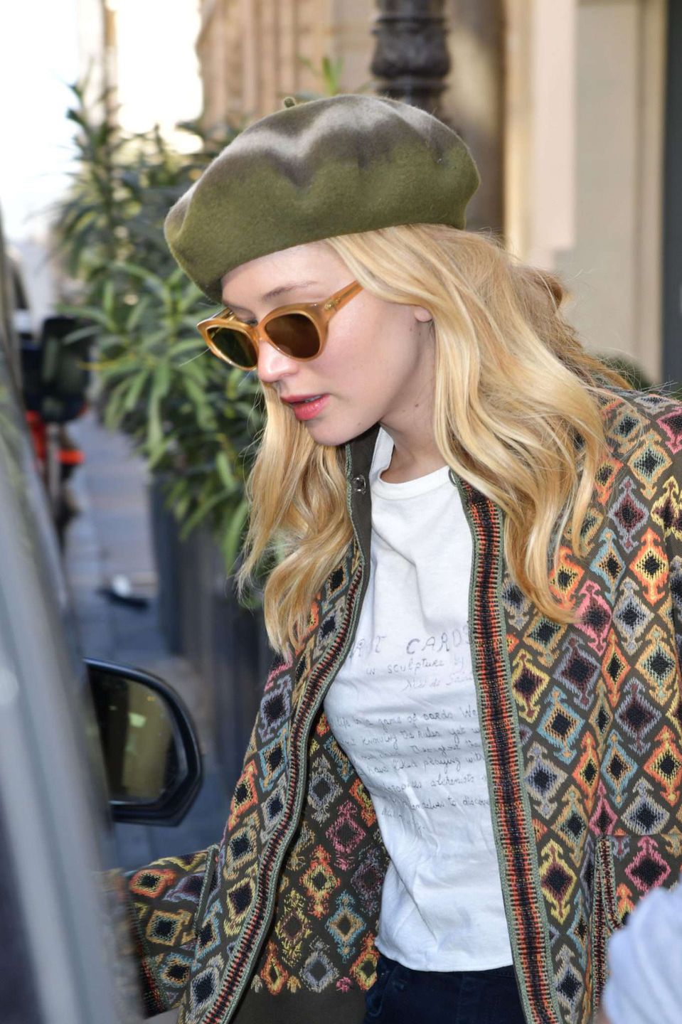 Jennifer Lawrence na przymiarkach sukni ślubnej u Diora