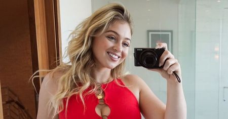 Nosi rozmiar 42 i ma figurę klepsydry. W bikini wygląda jak seksbomba