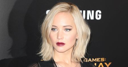 Jennifer Lawrence w prześwitach na czerwonym dywanie