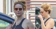 Ciężarna Jennifer Lawrence eksponuje goły brzuszek w centrum miasta. Krągłości nie do ukrycia