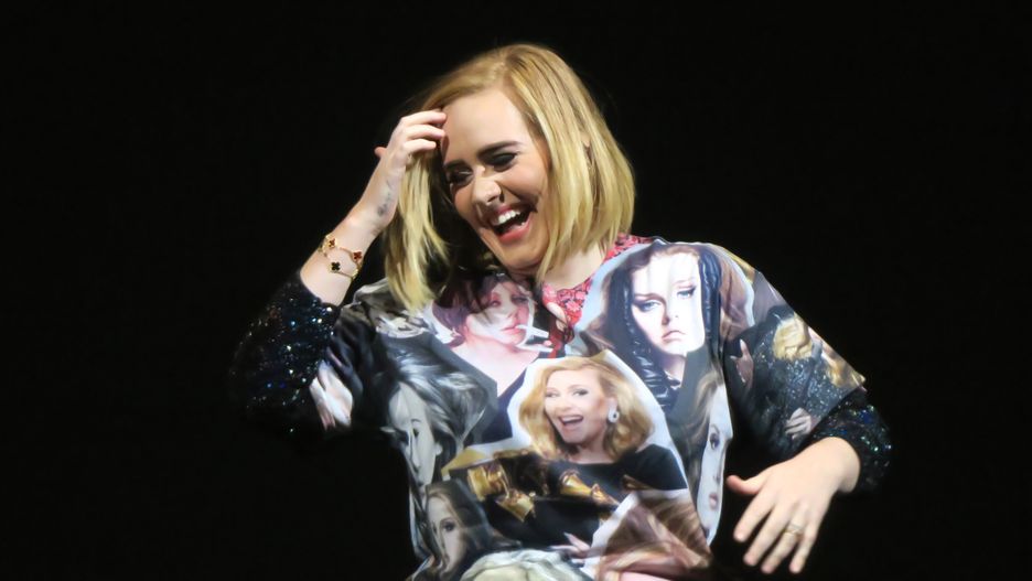 Adele została przyłapana w jednym z gejowskich klubów w towarzystwie Jennifer Lawrence