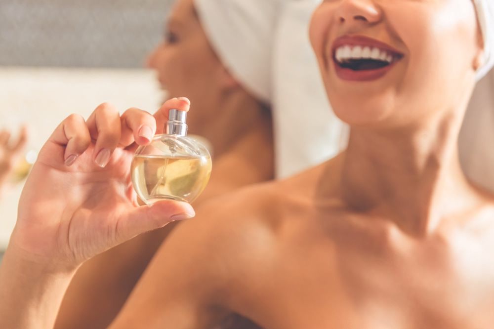 Naturalne perfumy – najlepsze przepisy i kompozycje zapachowe
