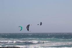 Białogóra. Nie żyje kitesurfer. Bałtyk wyrzucił go na plażę