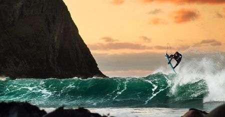 Nurkowanie, surfing, kitesurfing. Najlepsze spoty na uprawianie sportów wodnych blisko Polski