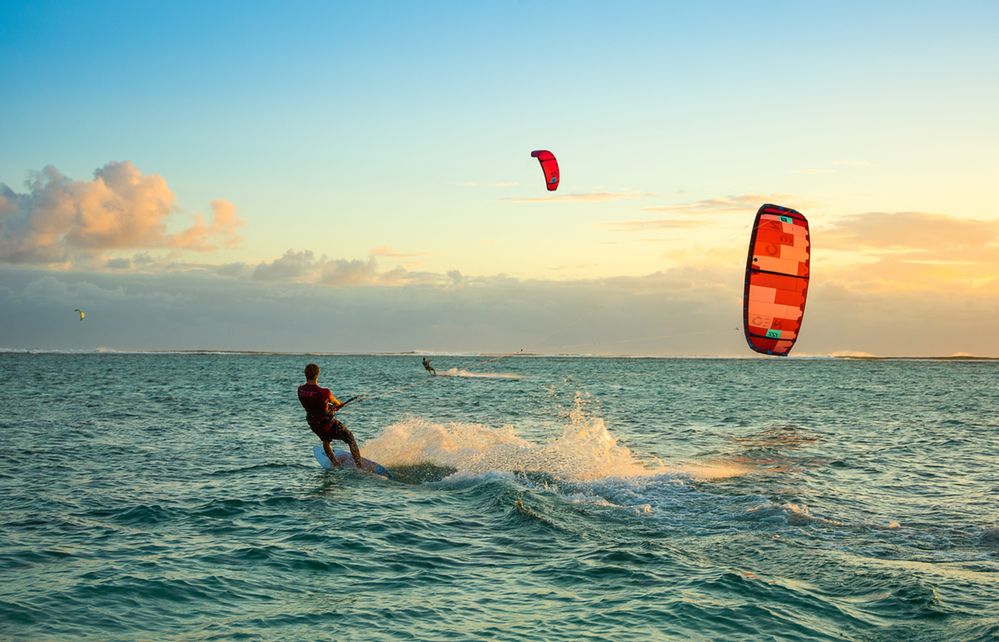 Poznaj smak kitesurfingu. 5 najlepszych miejsc na świecie