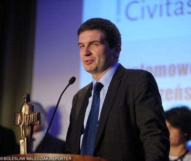 Pracował krótko dla Macierewicza, teraz ma fuchę w wywiadzie