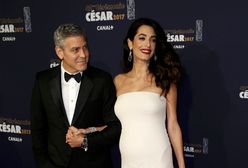 Amal Clooney na rozdaniu Cezarów 2017. Już widać brzuszek!