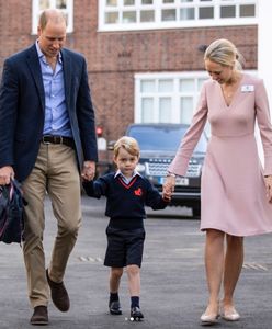 Książę George to najsłodszy dzieciak na świecie! Oto jego oficjalne zdjęcie z pierwszego dnia w szkole