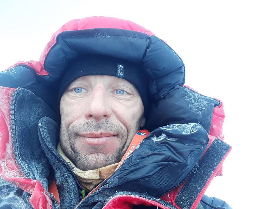 Jako pierwszy Polak zdobył najwyższy szczyt na Spitsbergenie. Zadedykował swoją wyprawę ciężko chorej Kasi