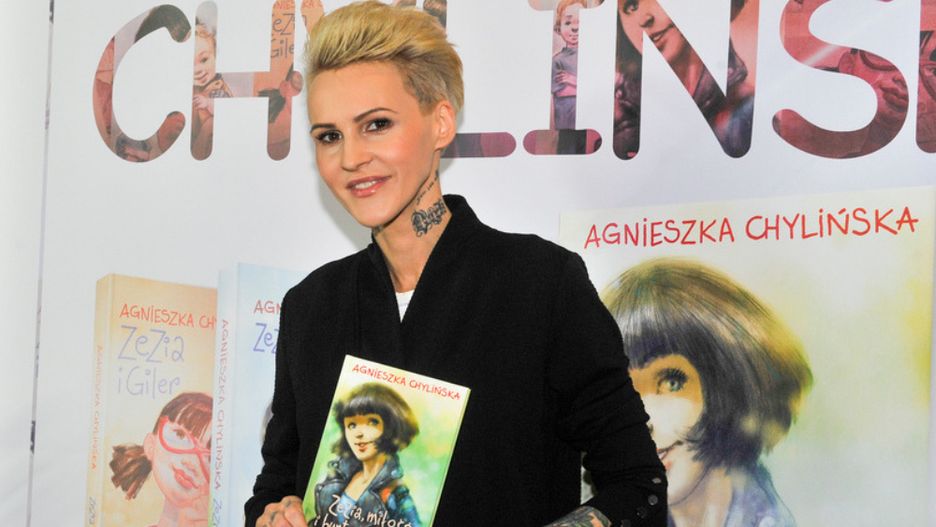 Agnieszka Chylińska jest nie tylko znakomitą wokalistką, ale również początkującą pisarką