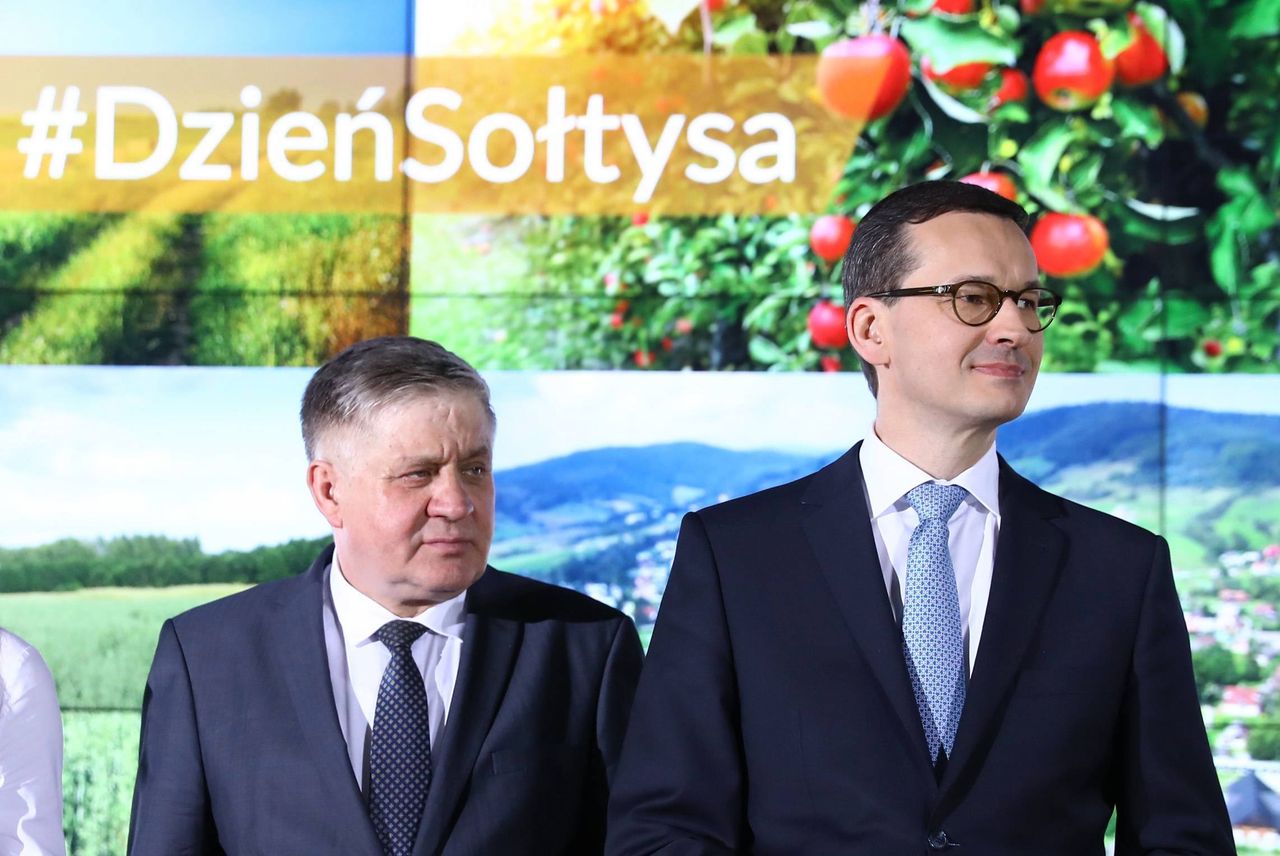 Minister "uprzejmie prosi” o niestosowanie ustawy, którą napisał. "To podżeganie do łamania prawa"