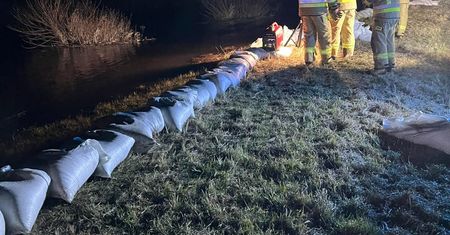 Alarm powodziowy w Polsce. Wody rzek wzbierają, zagrożenie rosną