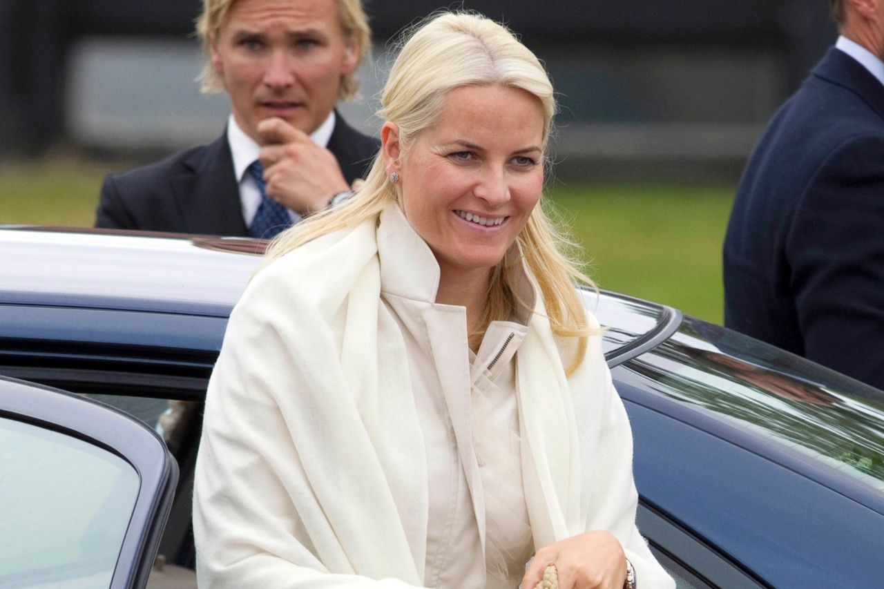 Mette-Marit i król Norwegii Harald V pojawili się publicznie. Księżna nie daje się chorobie