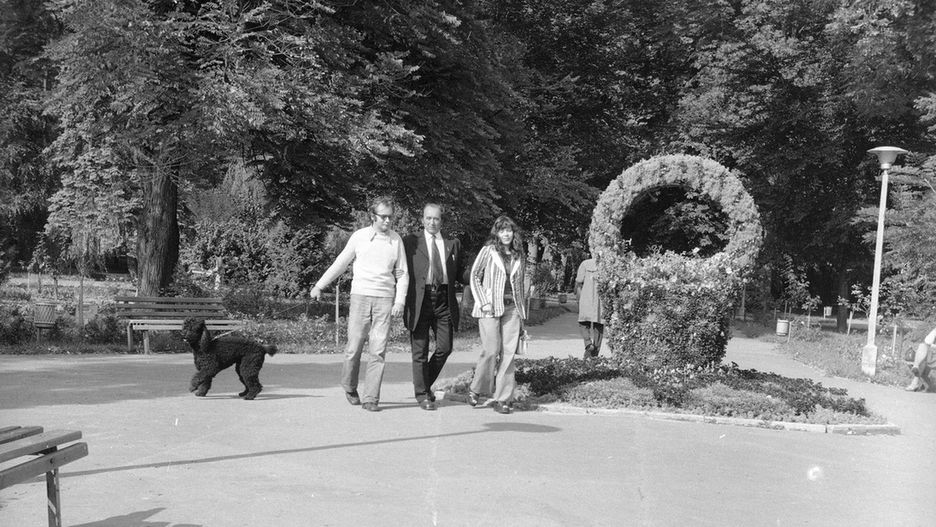 Park Zdrojowy w Busku-Zdroju, na terenie sanatorium "Marconi" w 1975 r.
