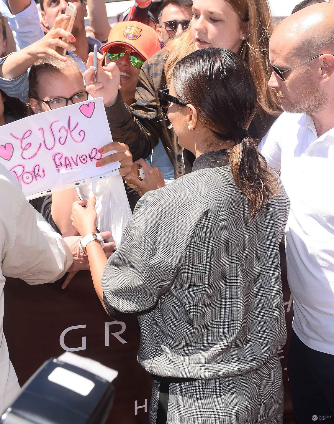 19-05-2017 Cannes

Eva Longoria pod Hotelem Martinez w Cannes fot. P.Kibitlewski

 fot. P.Kibitlewski/ONS

SALES ONLY POLAND