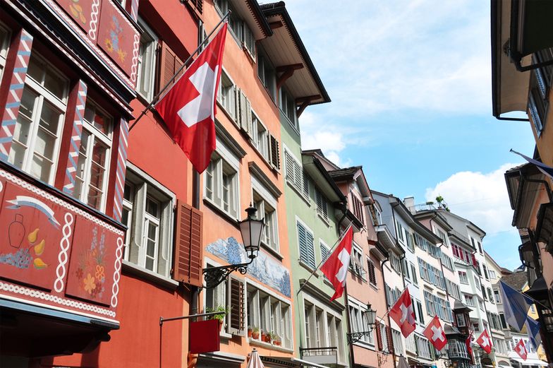 Wynagrodzenia w Szwajcarii są wysokie, ale warto również zwrócić uwagę na koszty życia