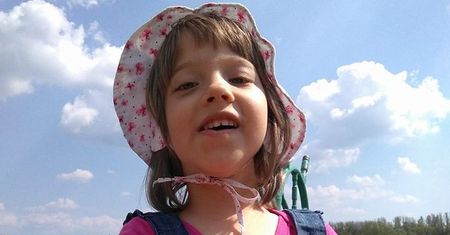 Przez oszustów organizujących fałszywe zbiórki najbardziej cierpią chore dzieci. Wiktoria jest jednym z nich