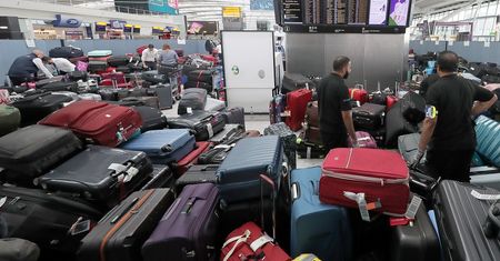 Koszmarna awaria. Lotnisko Heathrow zapełnione bagażami