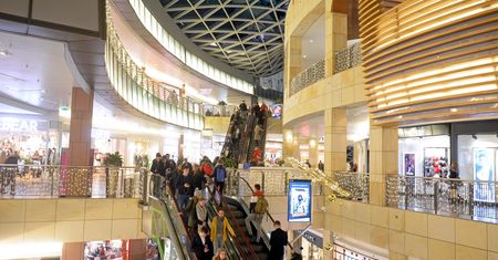 "Money. To się liczy". Firmy walczą o doświadczenia klientów