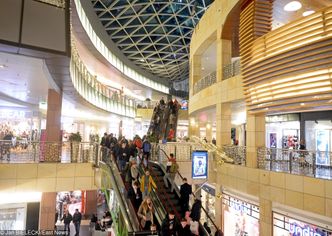 "Money. To się liczy". Firmy walczą o doświadczenia klientów