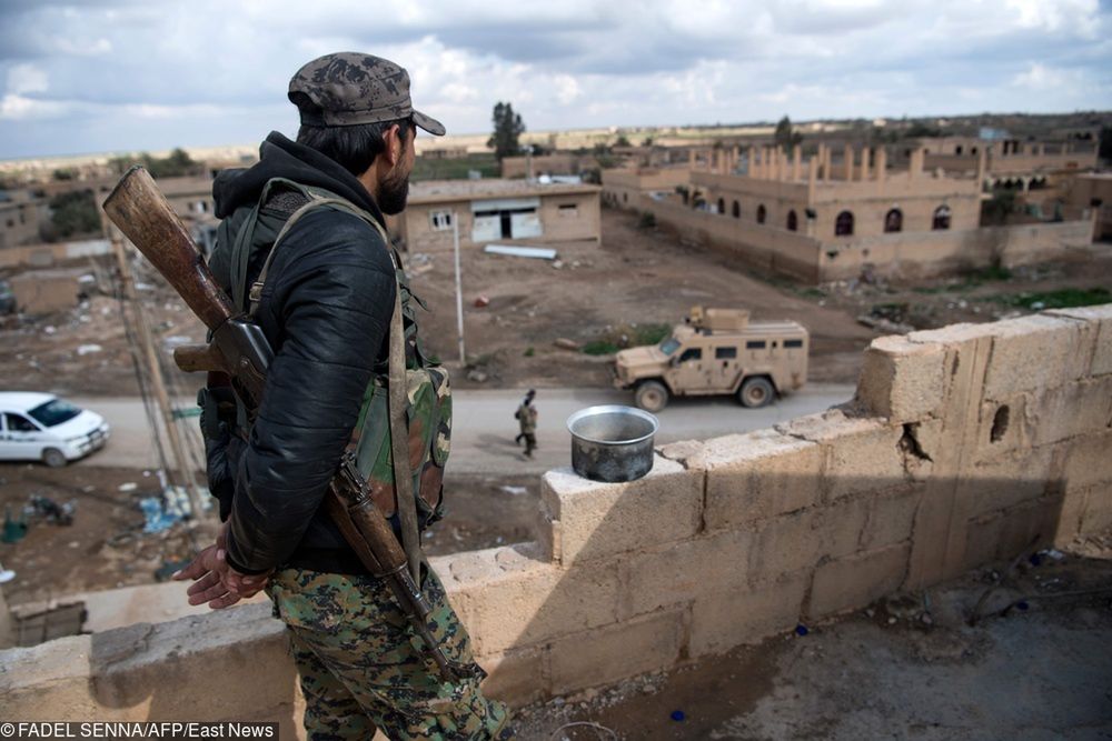 Członek SDF w Al-Baghuz Faukani 