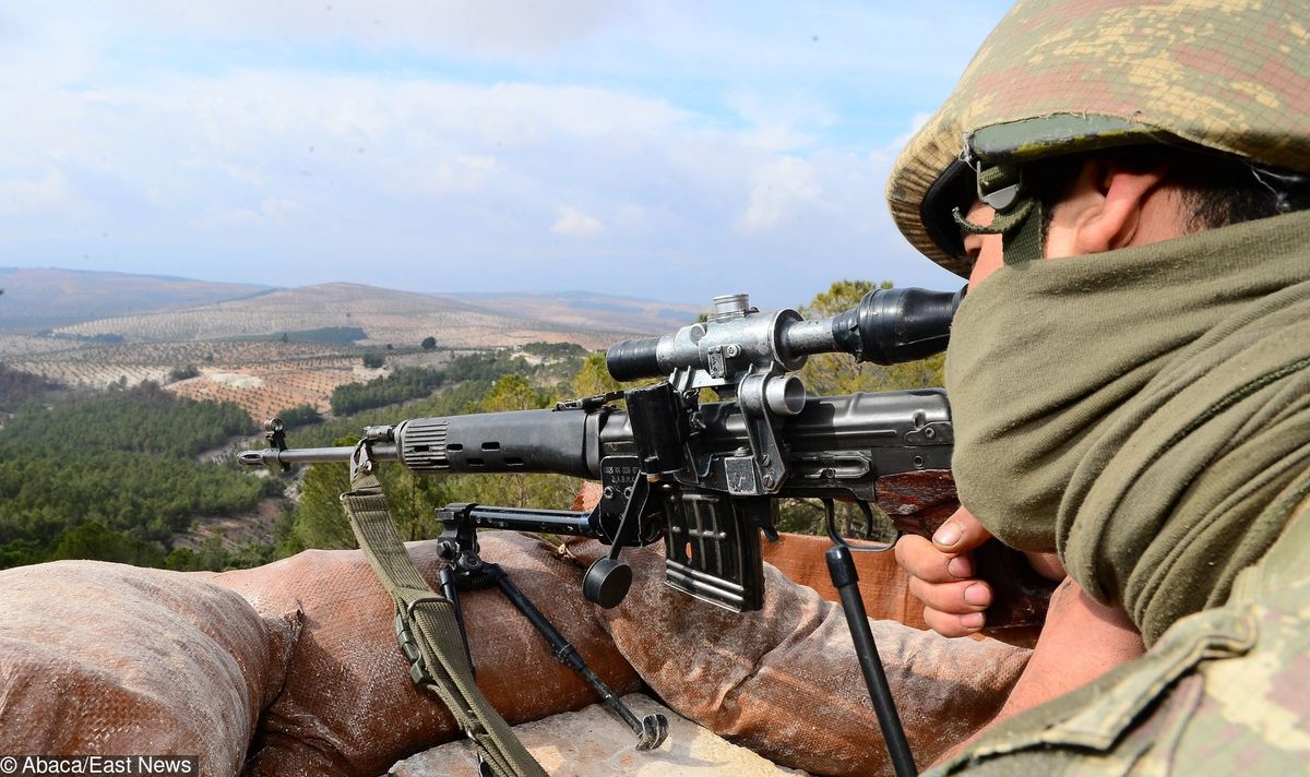 Rosjanie nie powstrzymują walk między Turkami a Kurdami. Kreml odgrywa się na Amerykanach