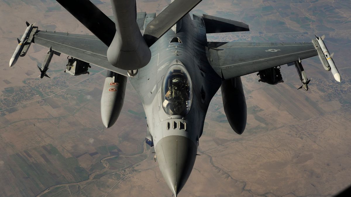 F-16 Falcon