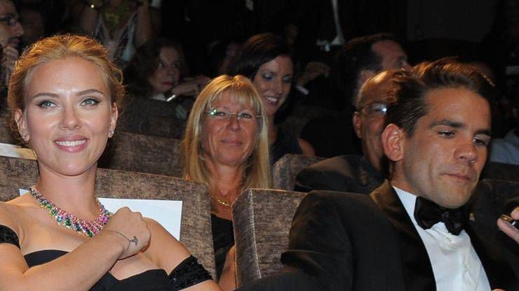 Scarlett Johansson i Romain Dauriac
Fotografia: ONS