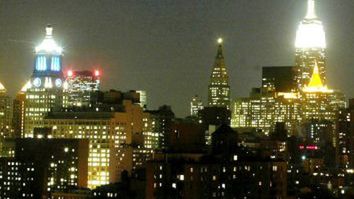 W USA nadal zaleca się oszczędność prądu