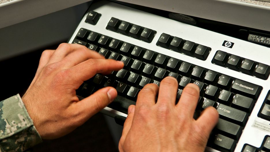 Policja zapewnia, że bezprawnie wykorzystano wizerunek funkcjonariusza