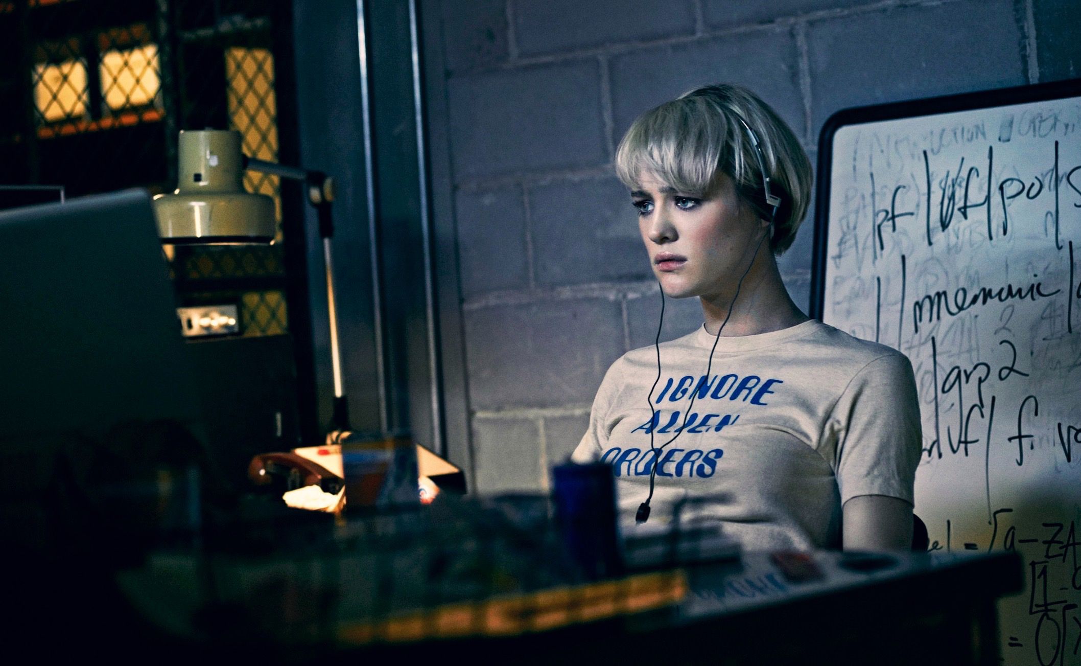 Mackenzie Davis jako Cameron Howe w serialu "Halt and Catch Fire" 