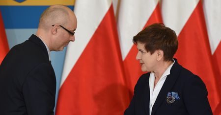 Protestują przeciwko nadaniu sali im. Lecha Kaczyńskiego. "Ktoś chce się przypodobać władzom"