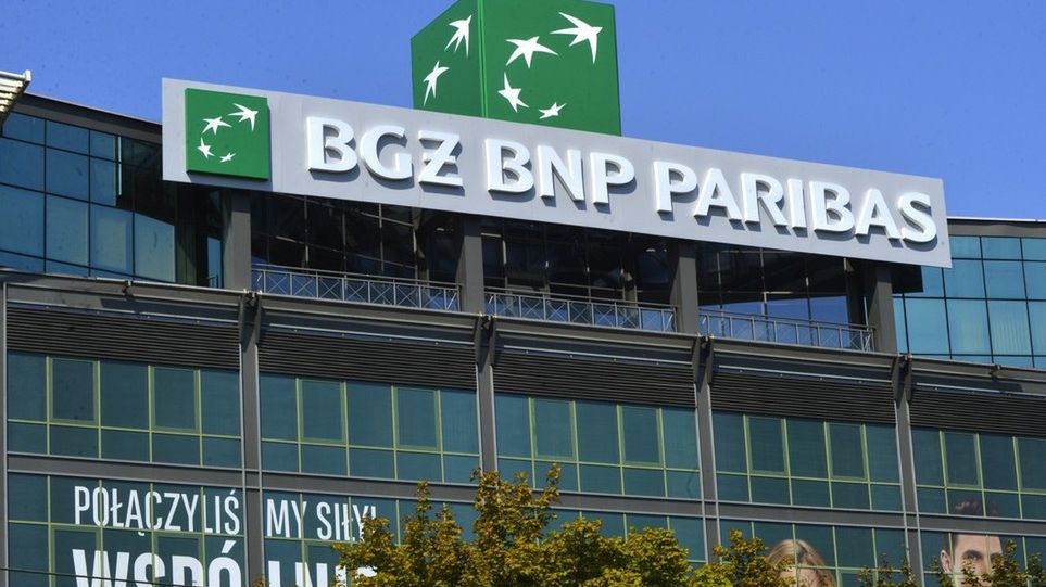 BNP Paribas przejął Raiffeisen Bank Polska.