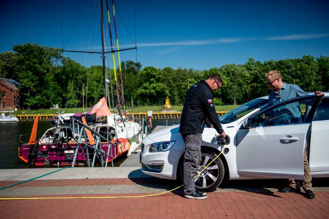 Hybrydy plug-in nie różnią się z zewnątrz od "normalnych" aut. 