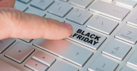 "Money. To się liczy". Szaleństwo Black Friday. Jak nie dać się oszukać?