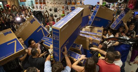 Black Friday. 5 trików, które będą cię drogo kosztować. "Na zakupy idzie myśliwy, wraca jeleń"