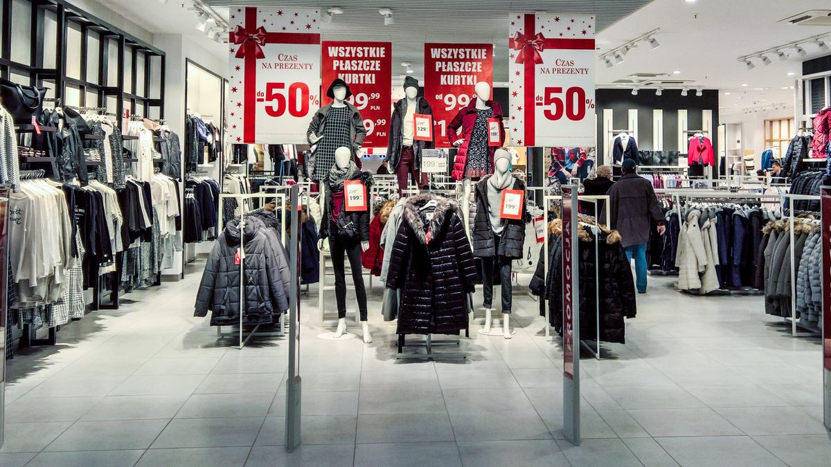 Okazje na Black Friday zachęcają do zakupów. Niektórzy robią je nawet na kredyt