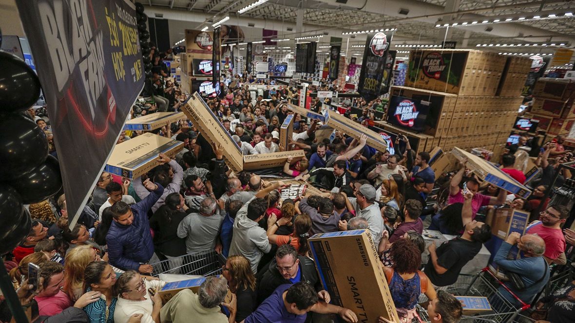 Widoki z Black Friday potrafią być iście apokaliptyczne