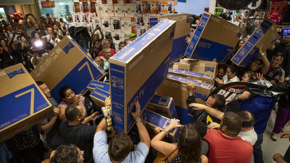 W Polsce w Black Friday ceny są obniżane o średnio 3,5 proc. Mamy mniej powodów do wyrywania sobie telewizorów niż Amerykanie. 