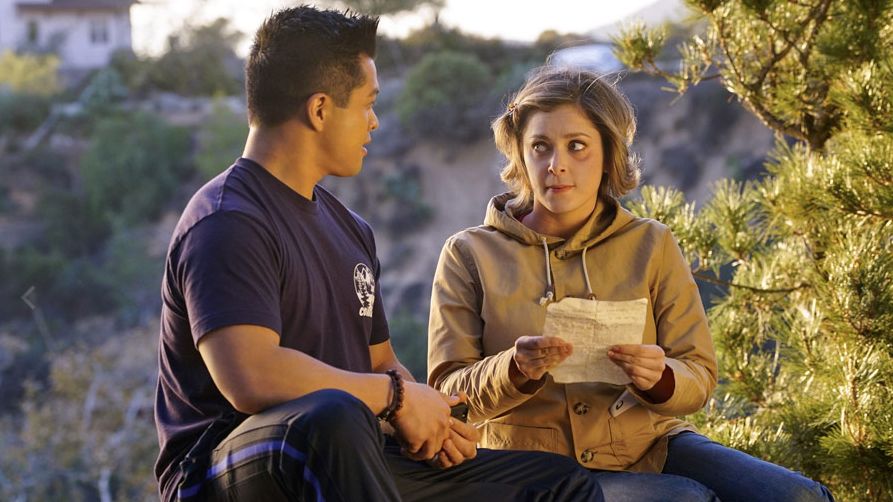 Rebecca Bunch nie potrafi być singielką.