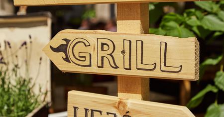 Bałkańskie lato na Szkolnej 2/4. Banjaluka z nową kartą menu  i sezonem grillowym w ogródku