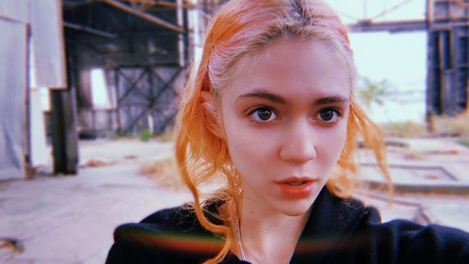 Grimes jest w 7. miesiącu ciąży