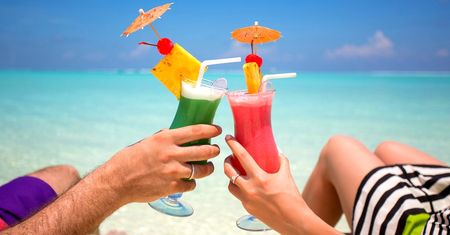 Ile cukru mieści się w najpopularniejszych drinkach? Sprawdź, zanim wypijesz!
