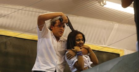 Korupcja zdominowała karnawałową paradę w Rio de Janeiro. Sceny przemocy zagościły na Sambodromie