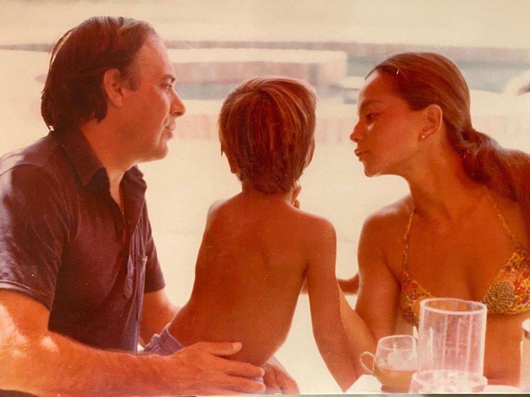 Enrique Iglesias z ojczymem i mamą