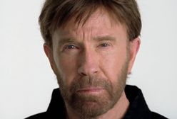 Dawno niewidziany Chuck Norris na bożonarodzeniowym kiermaszu